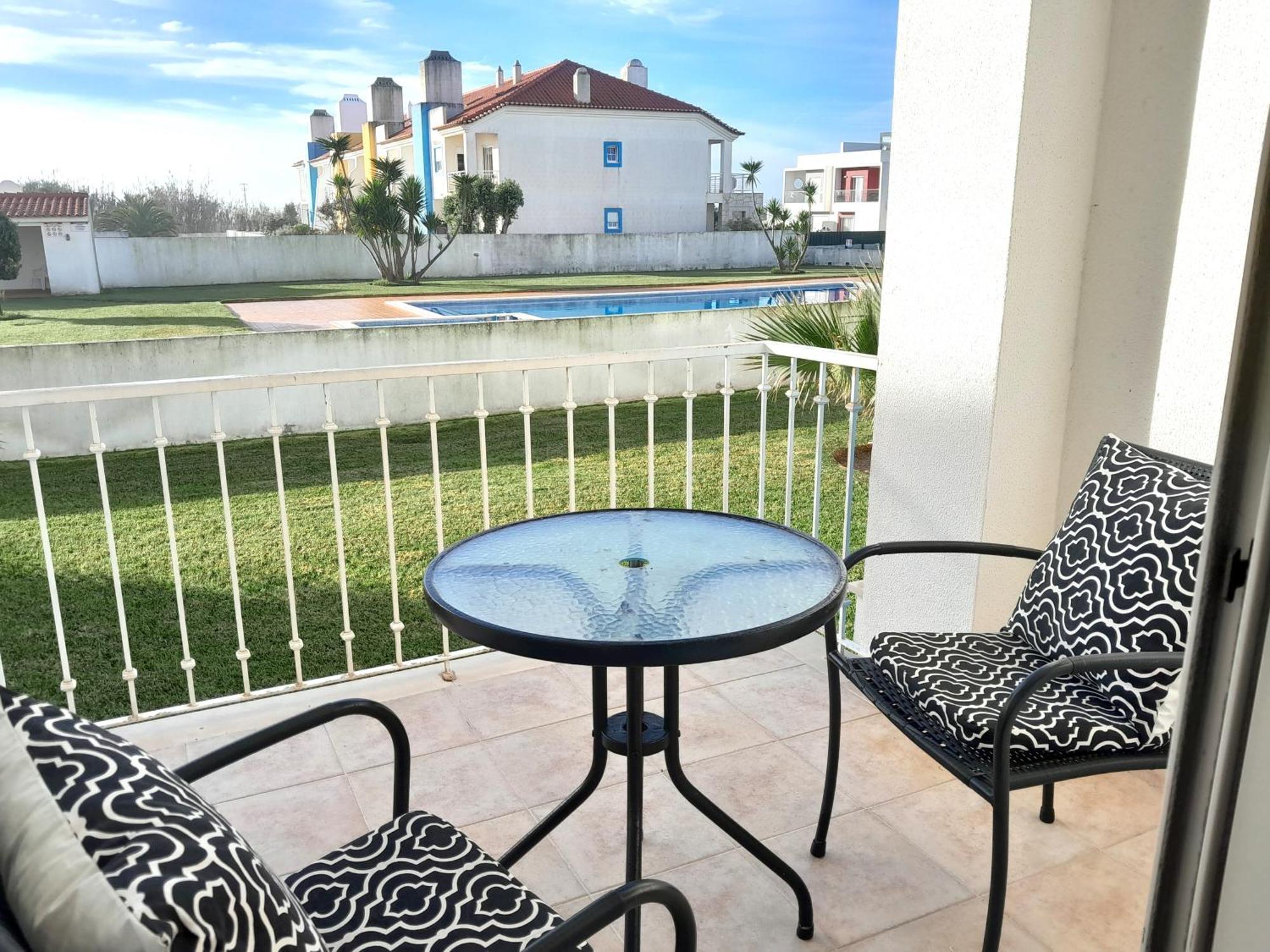 Palmeiras Apartement - T1 Com Piscina Baleal Esterno foto